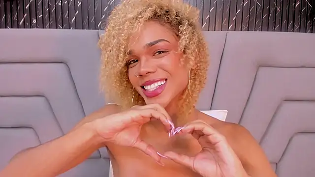 NaomiSteward live sex cam