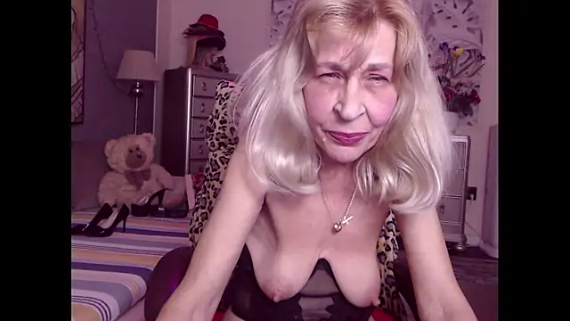 HornyMilf_555 live sex cam