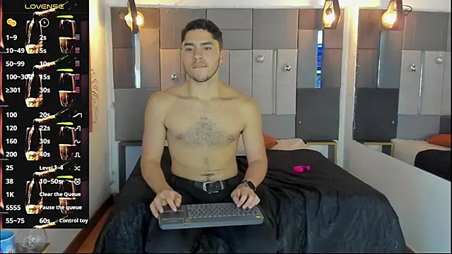 LiamNovak live sex cam
