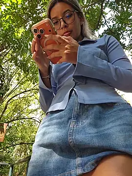 Pretty_roxxyy's cam snapshot