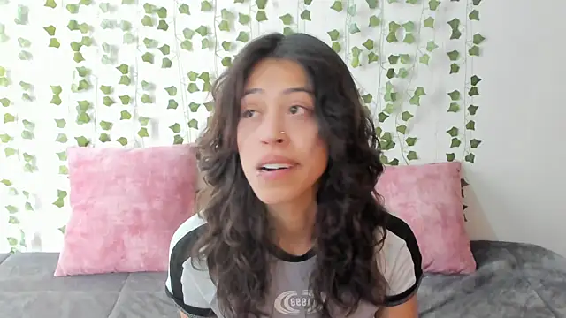 emily_jonessxx's cam snapshot