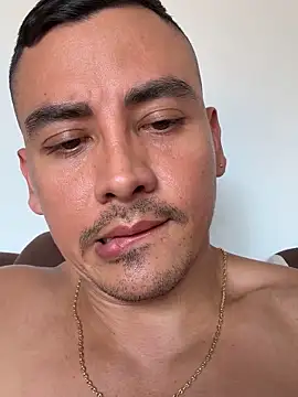 Paul22cm- live sex cam