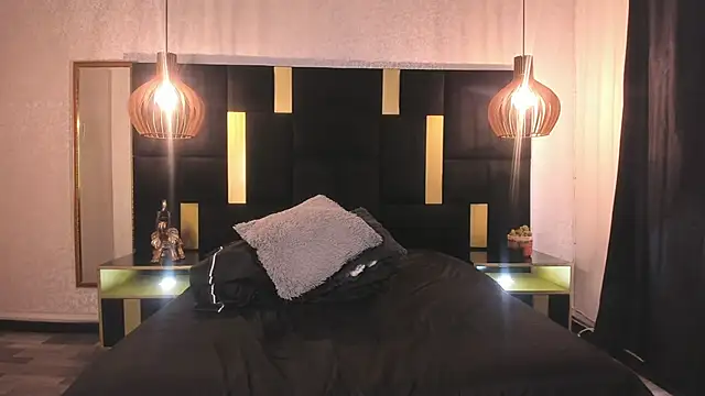 Lucio__Fox live sex cam