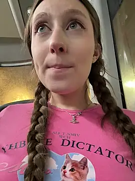 FroggyAnna live sex cam