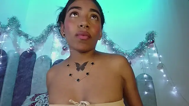 anais_tgn's cam snapshot