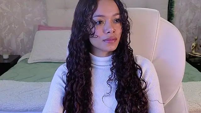 sara_sharma_'s cam snapshot