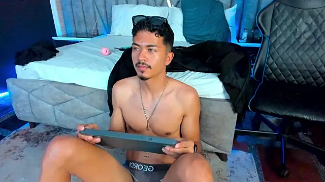 NicolaiKarav's cam snapshot