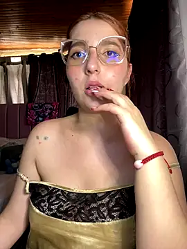 CoraVibes's cam snapshot