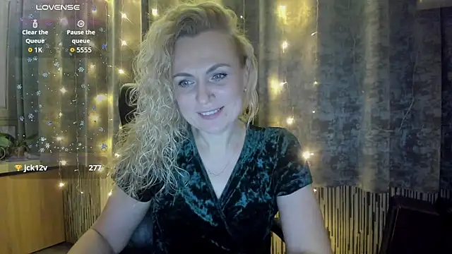 LanaLight_x's cam snapshot