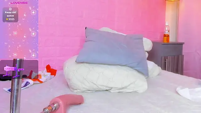 AlexandraMiller's cam snapshot