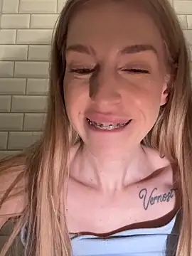 kira_mia live sex cam