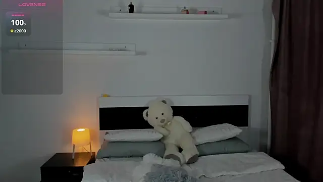 InnesKay live sex cam