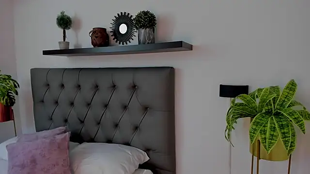 rossie_lanie_'s cam snapshot