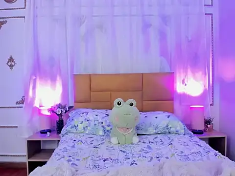 SlowDesire's cam snapshot