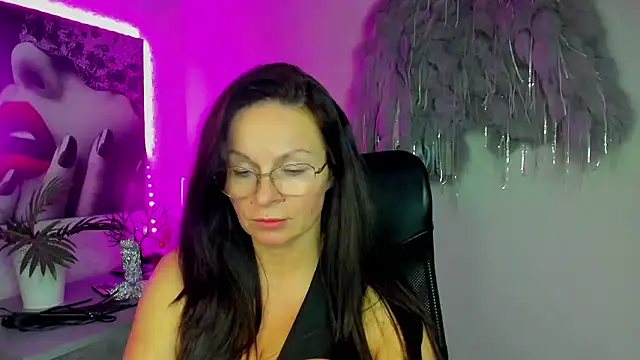 HelenLuxx's cam snapshot