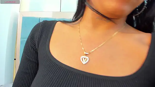 pocahontas_pow live sex cam