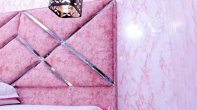 HOT_EMIILY_'s cam snapshot