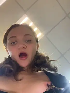 TheYourL live sex cam