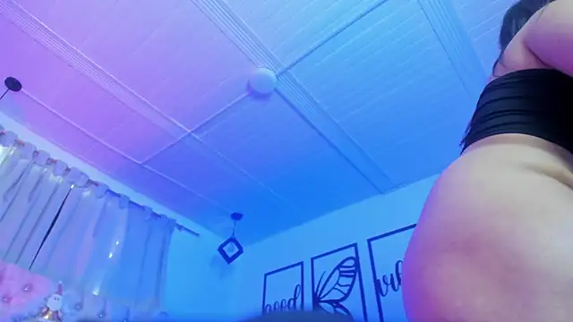 nicolee_millerr's cam snapshot