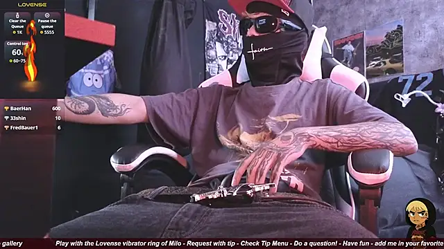 AcidMilo live sex cam