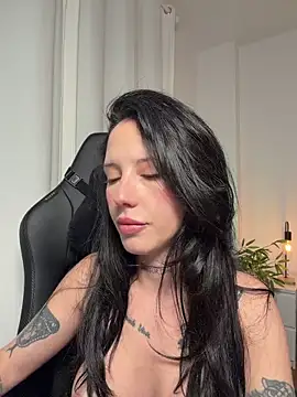 BellaGiaxx live sex cam