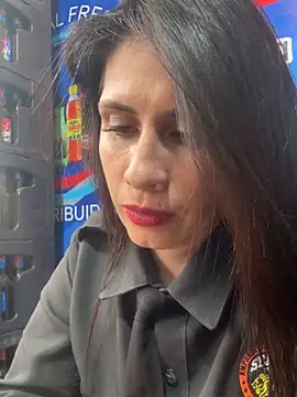 Alysson-- live sex cam