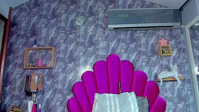 EMMAPARISS live sex cam