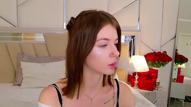 MeganMour live sex cam