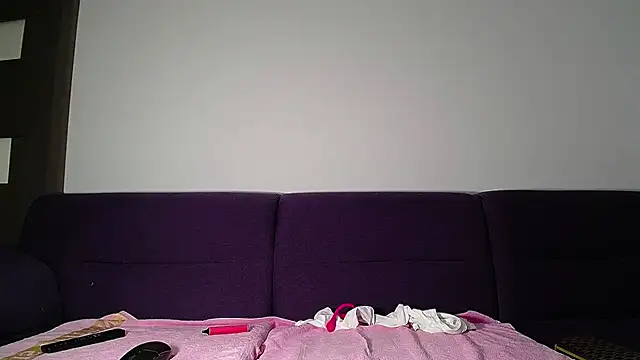 Julianna68 live sex cam