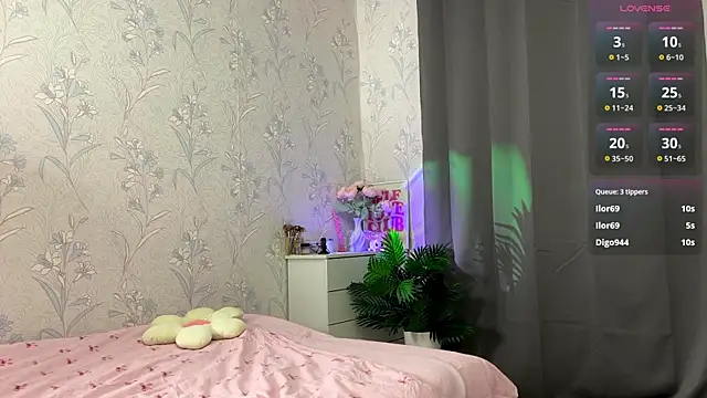 WiaSiviaSun live sex cam