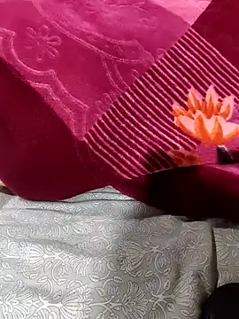 POOJACOUPLE live sex cam