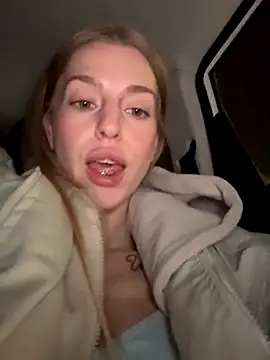 kira_mia live sex cam