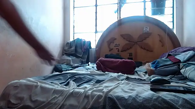 nakedlima live sex cam