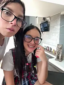 l0lita_sweet live sex cam