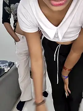 CallmeMEOWW live sex cam