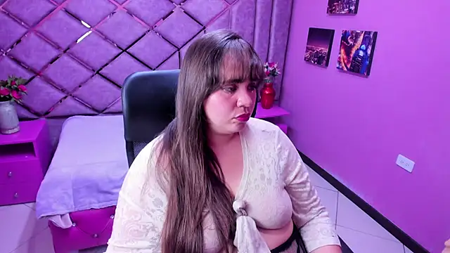 LucyOwen_18's cam snapshot