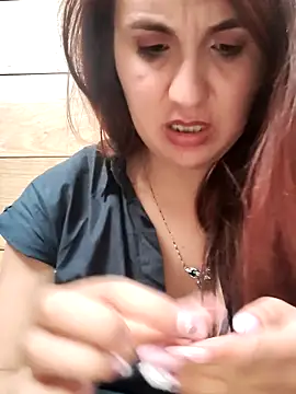 Alyah_1-2's cam snapshot