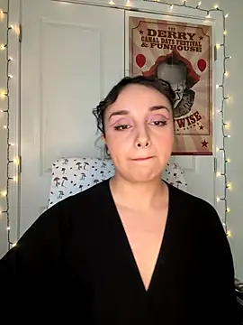 CharmingMaddie's cam snapshot