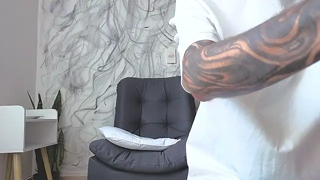 Saturno_v live sex cam