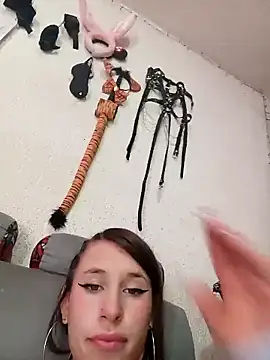 RubyEmerald live sex cam