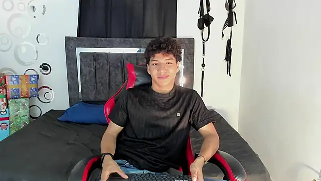 Maximiliano_Khalil live sex cam