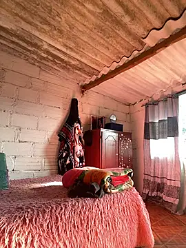 Larry-n-clouds live sex cam