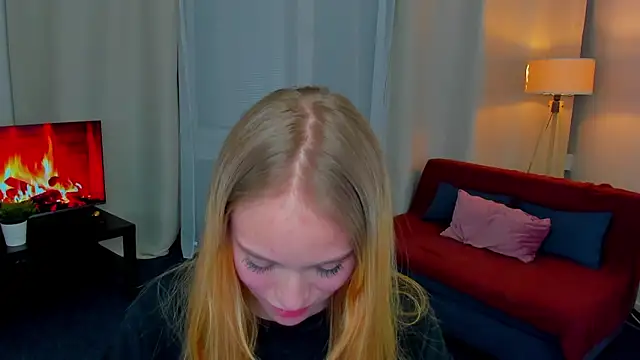 SundayMila's cam snapshot