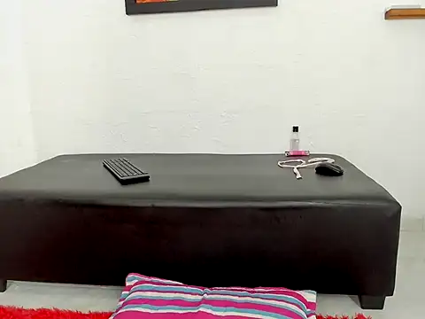 melody_bieber's cam snapshot