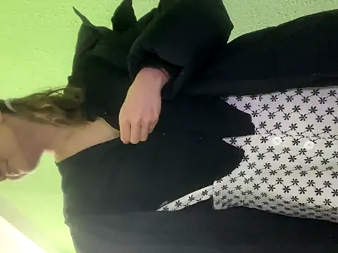 TheYourL live sex cam