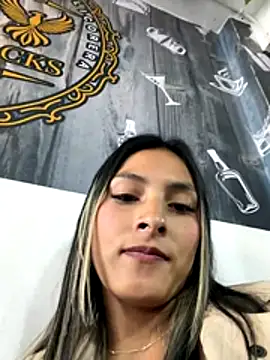 Cami_Leon2's cam snapshot