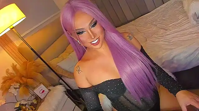 UrSluttyGoddess live sex cam