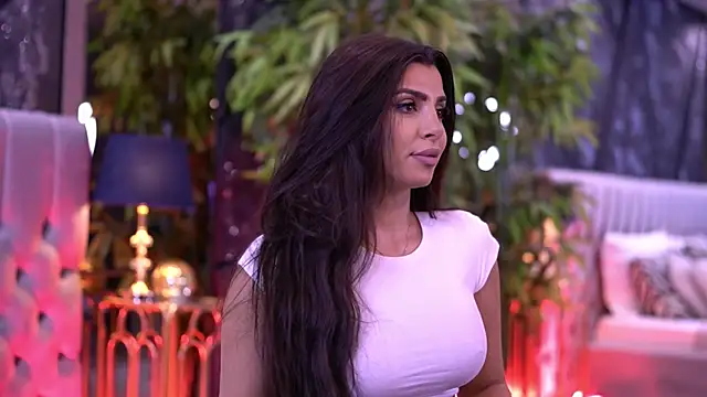 NicoleCellini live sex cam