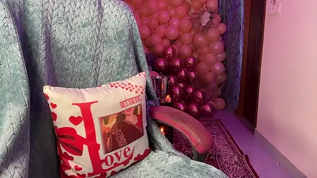 Royal_girl_1 live sex cam