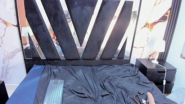 KarinaSimonz live sex cam